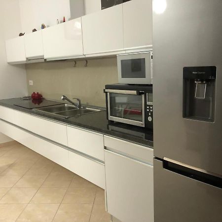 Casa Fronte Mare Apartment Vlore Bagian luar foto