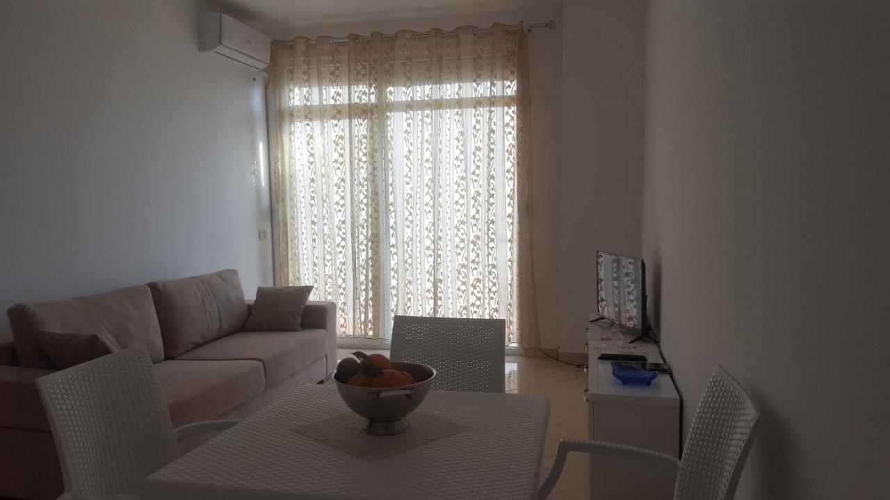 Casa Fronte Mare Apartment Vlore Bagian luar foto