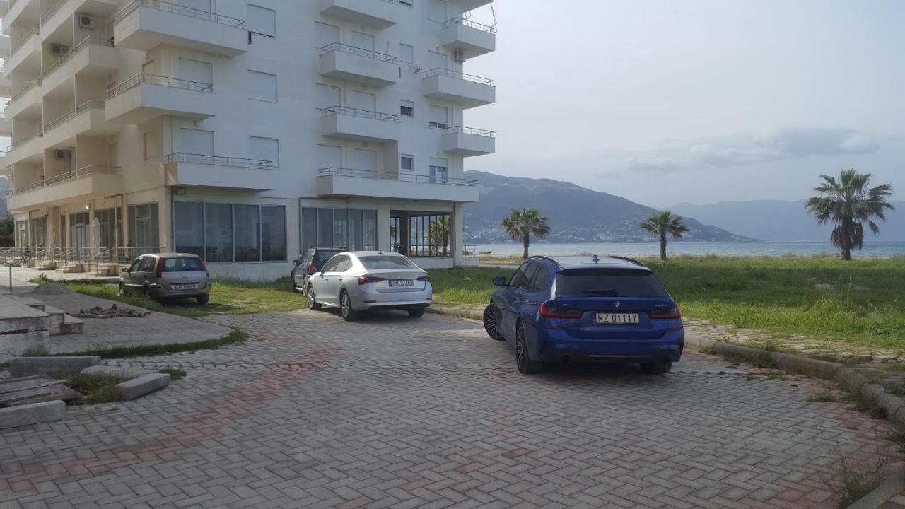 Casa Fronte Mare Apartment Vlore Bagian luar foto