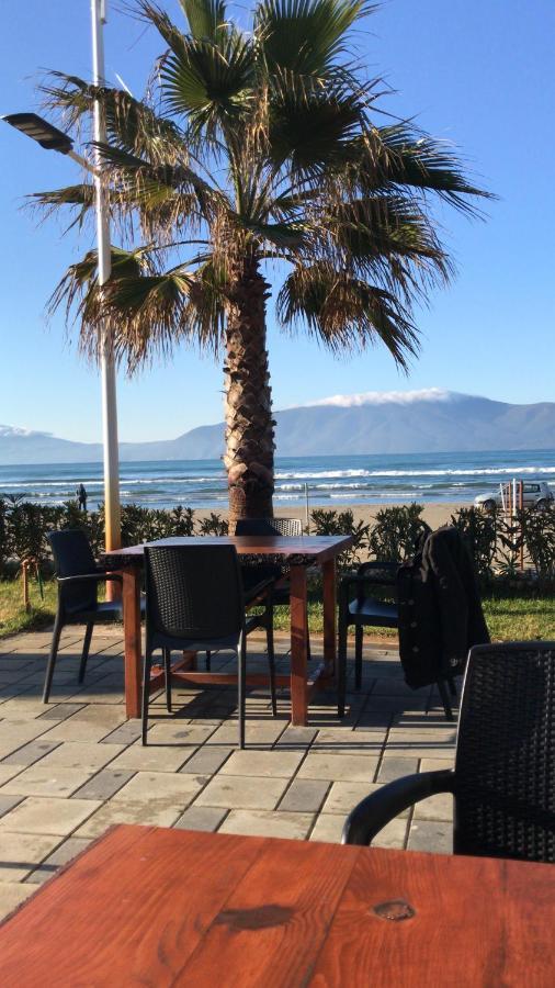 Casa Fronte Mare Apartment Vlore Bagian luar foto